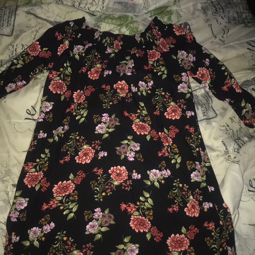 Black flower print, off the shoulder.